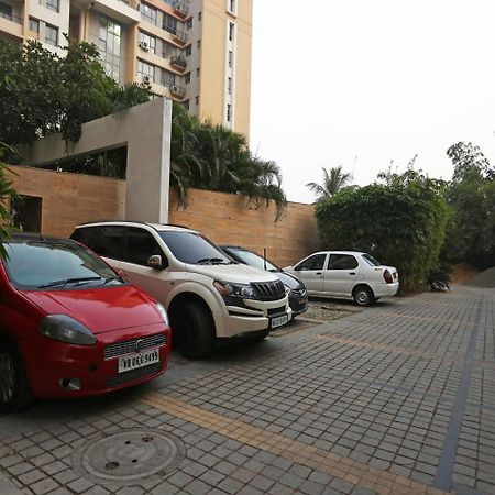 Capital O 10212 Hotel West Willows Xanadu Kalküta Dış mekan fotoğraf
