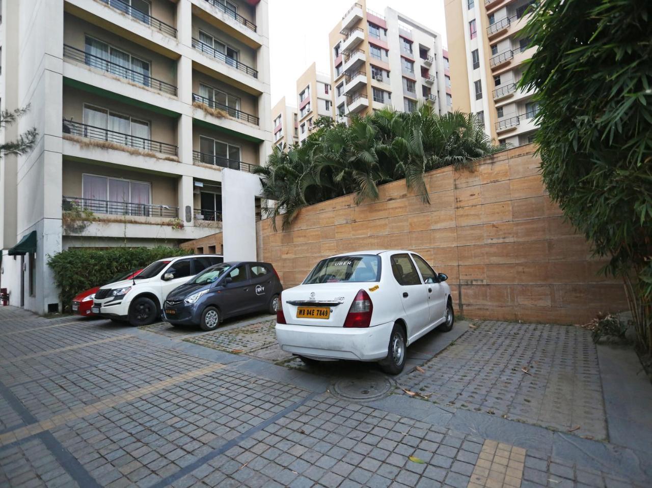 Capital O 10212 Hotel West Willows Xanadu Kalküta Dış mekan fotoğraf