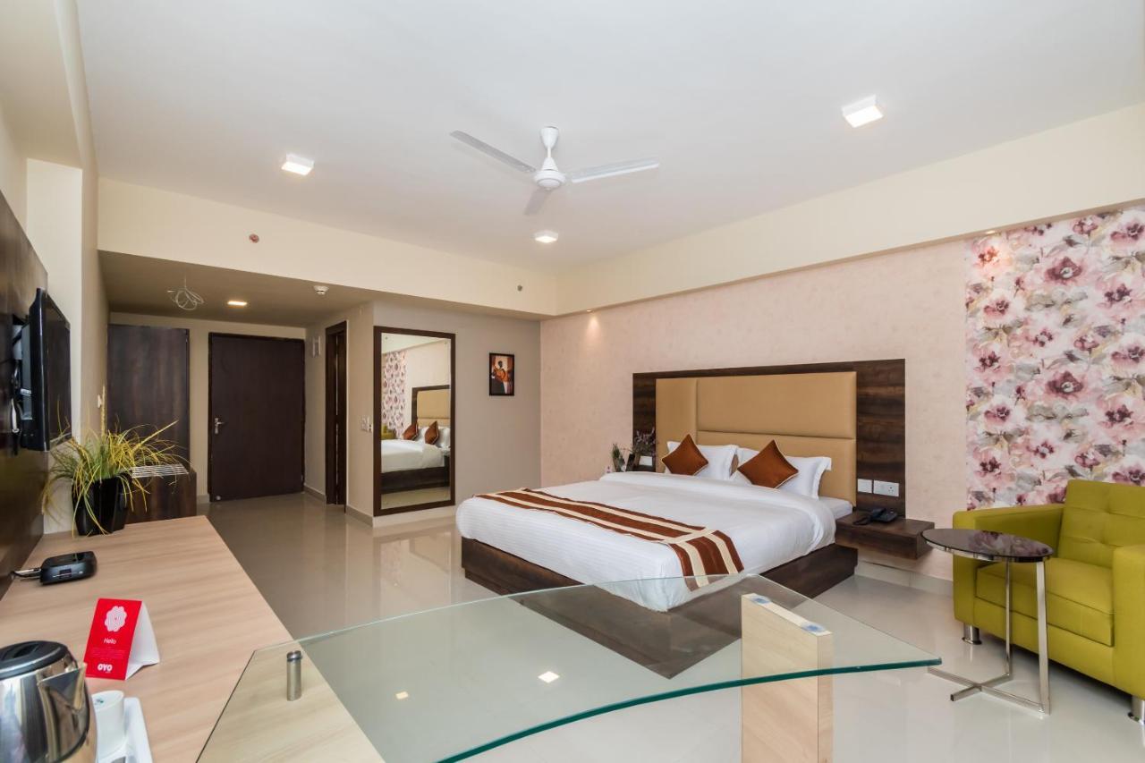Capital O 10212 Hotel West Willows Xanadu Kalküta Dış mekan fotoğraf