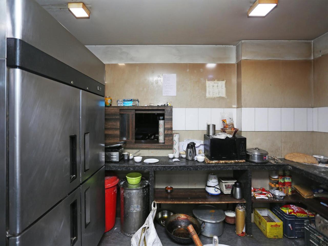 Capital O 10212 Hotel West Willows Xanadu Kalküta Dış mekan fotoğraf