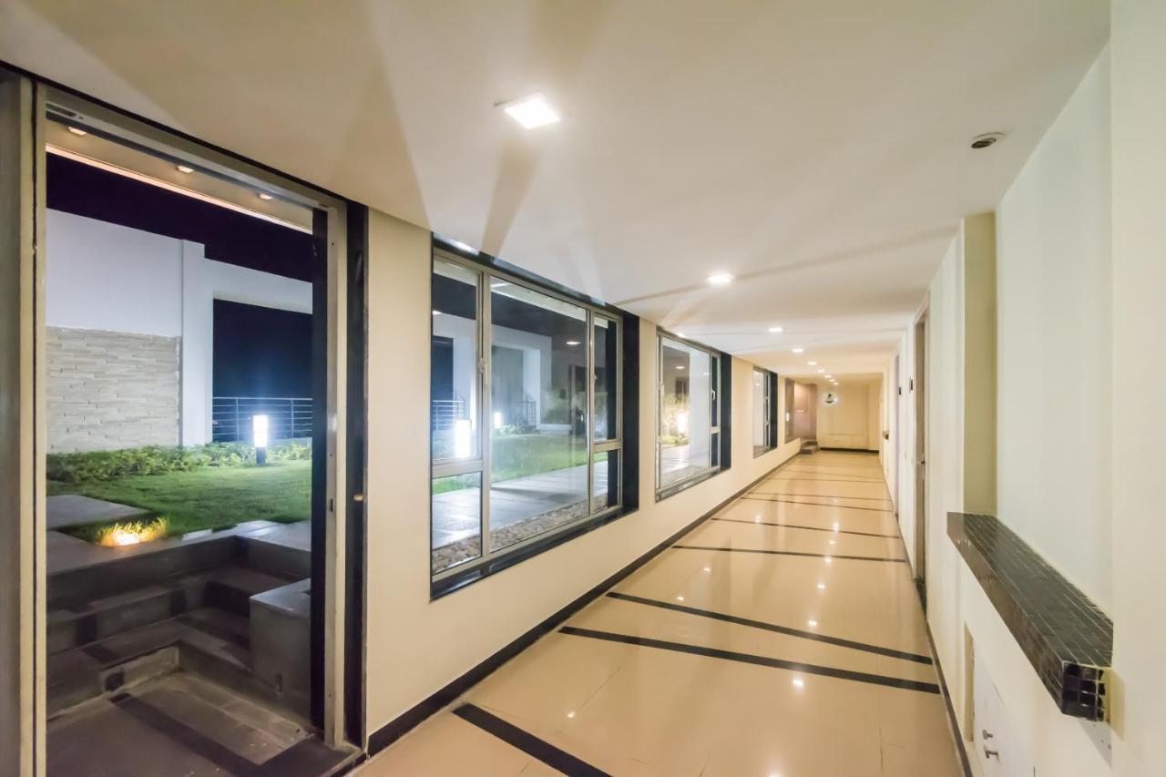 Capital O 10212 Hotel West Willows Xanadu Kalküta Dış mekan fotoğraf