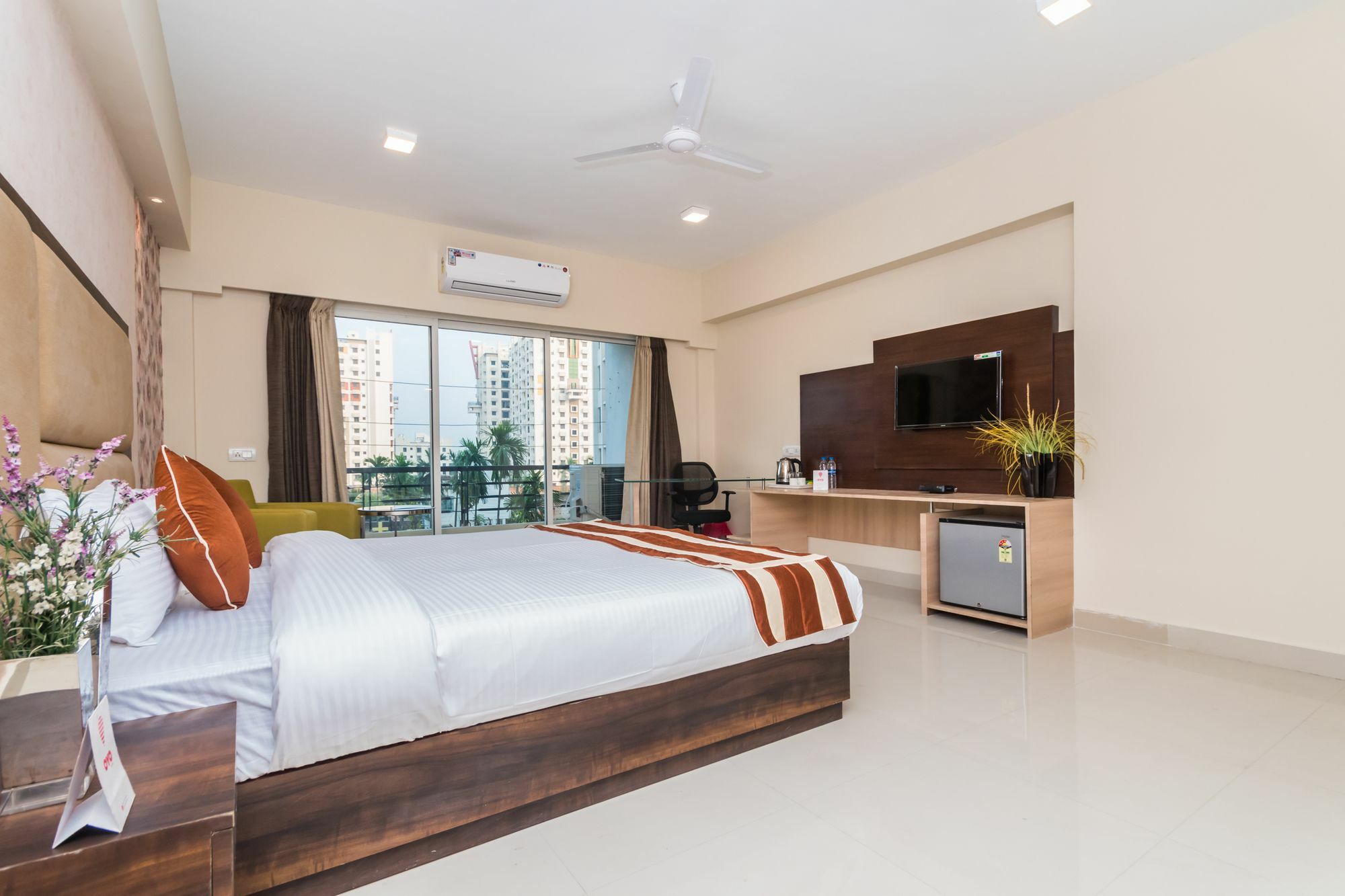 Capital O 10212 Hotel West Willows Xanadu Kalküta Dış mekan fotoğraf
