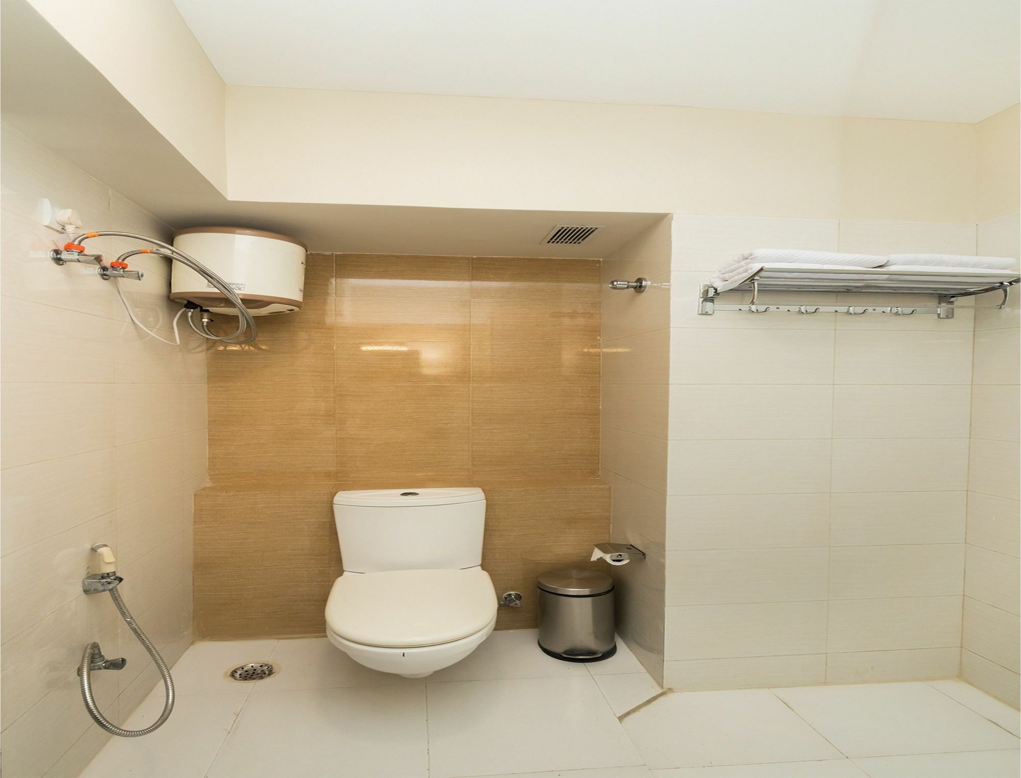 Capital O 10212 Hotel West Willows Xanadu Kalküta Dış mekan fotoğraf