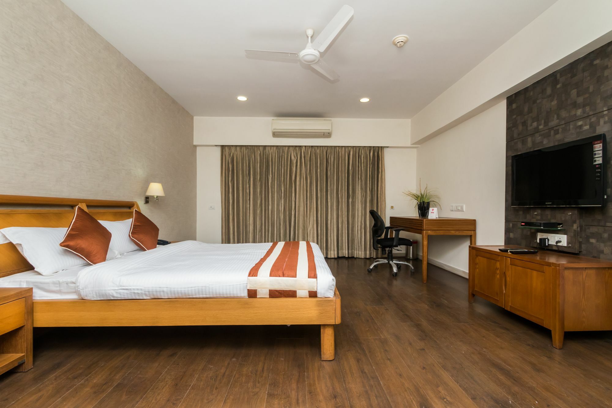 Capital O 10212 Hotel West Willows Xanadu Kalküta Dış mekan fotoğraf