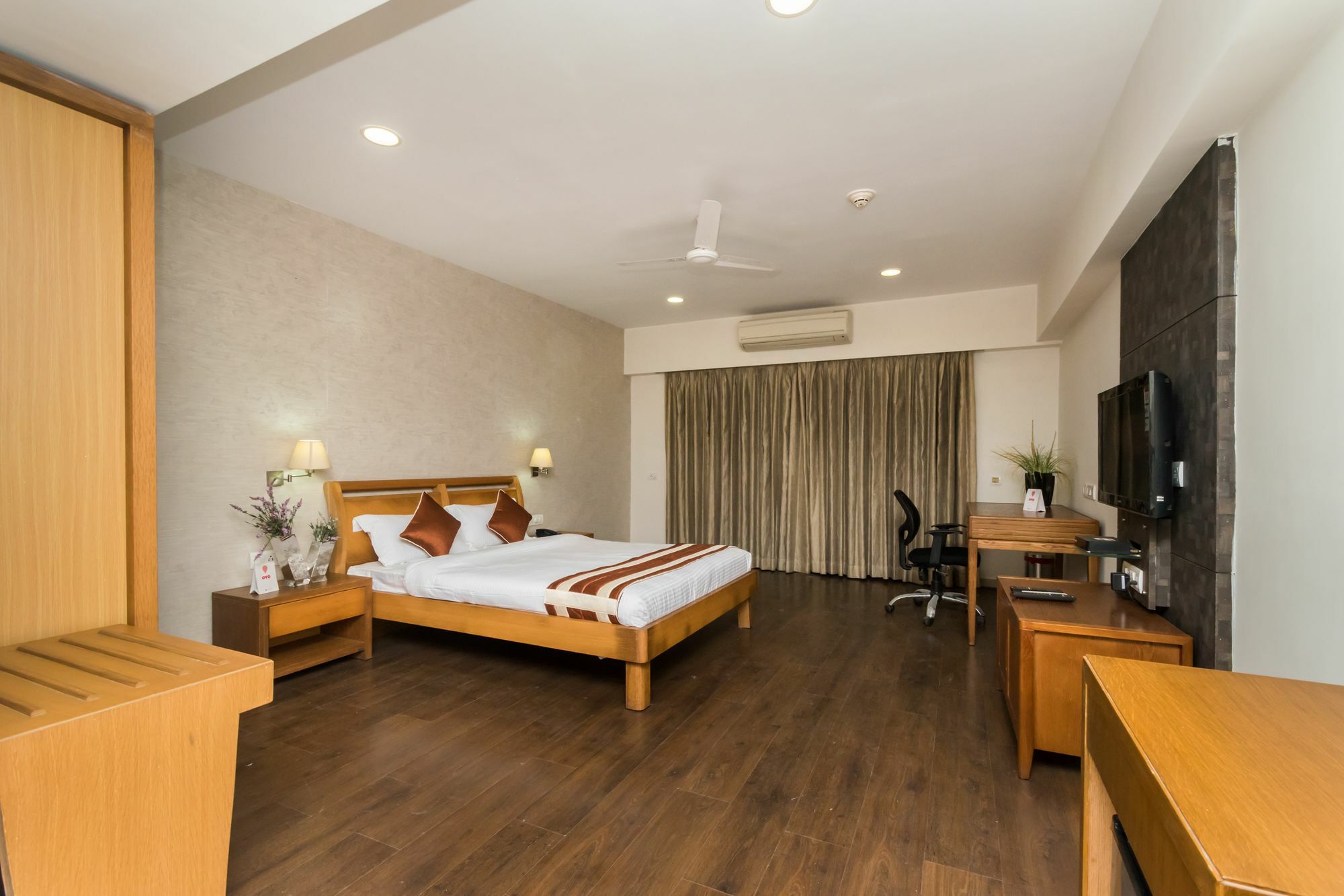 Capital O 10212 Hotel West Willows Xanadu Kalküta Dış mekan fotoğraf