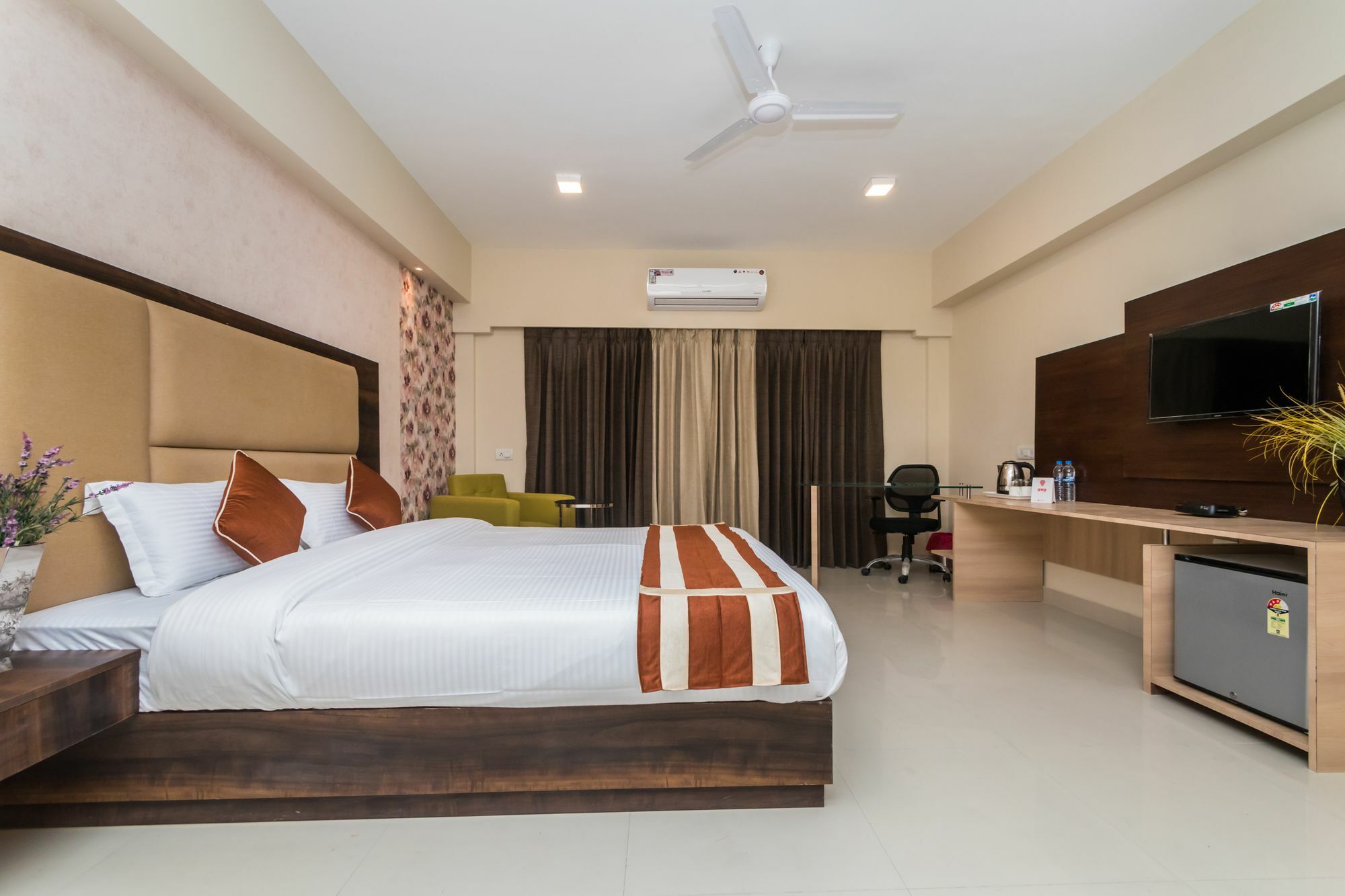 Capital O 10212 Hotel West Willows Xanadu Kalküta Dış mekan fotoğraf