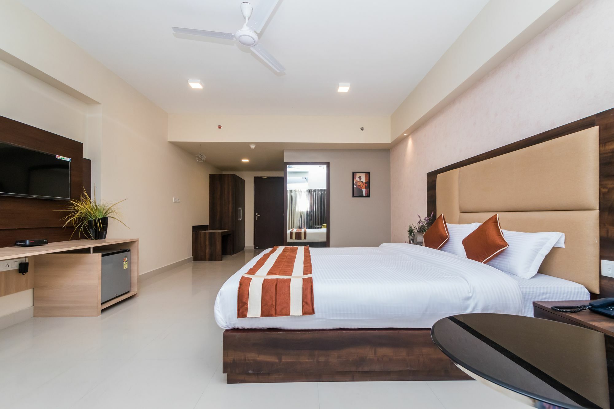 Capital O 10212 Hotel West Willows Xanadu Kalküta Dış mekan fotoğraf
